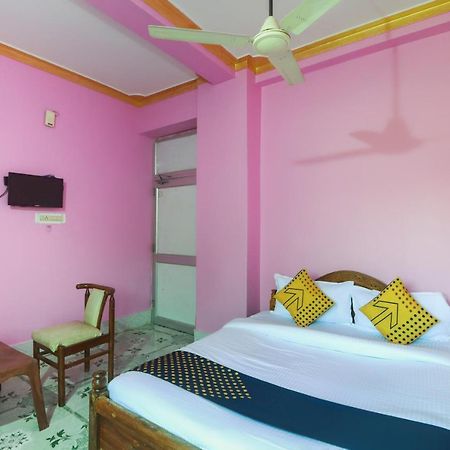 SPOT ON 65043 Hotel Kalinga Palace Kendrapara Bagian luar foto