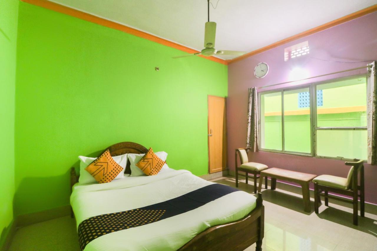 SPOT ON 65043 Hotel Kalinga Palace Kendrapara Bagian luar foto