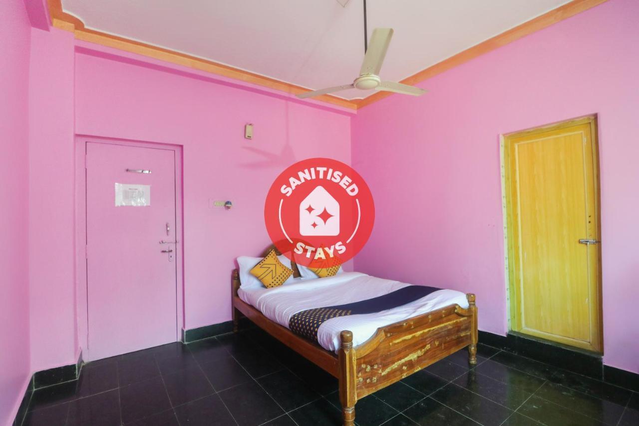 SPOT ON 65043 Hotel Kalinga Palace Kendrapara Bagian luar foto