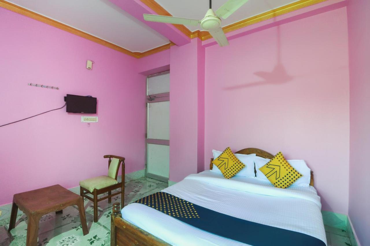 SPOT ON 65043 Hotel Kalinga Palace Kendrapara Bagian luar foto