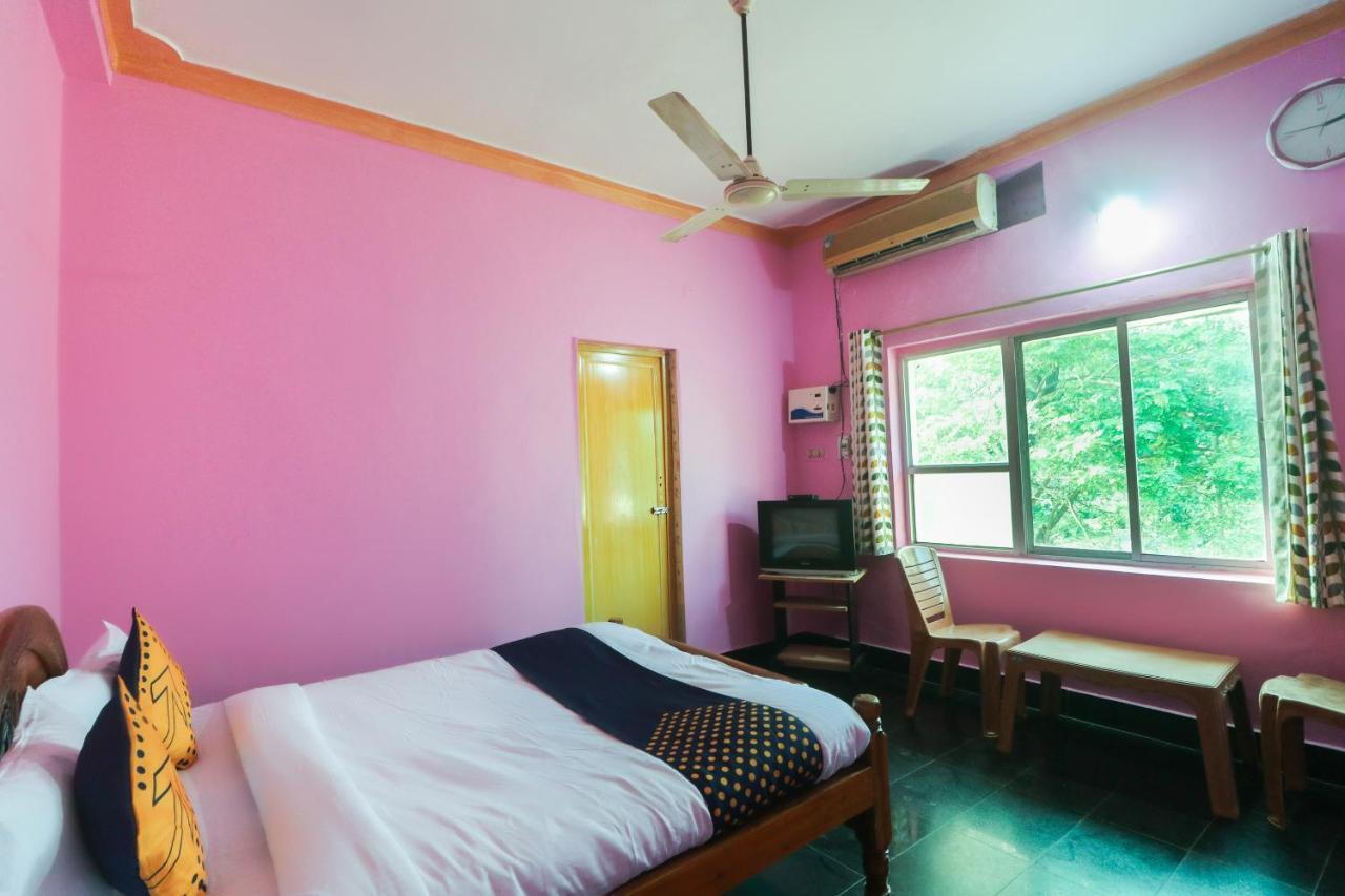 SPOT ON 65043 Hotel Kalinga Palace Kendrapara Bagian luar foto