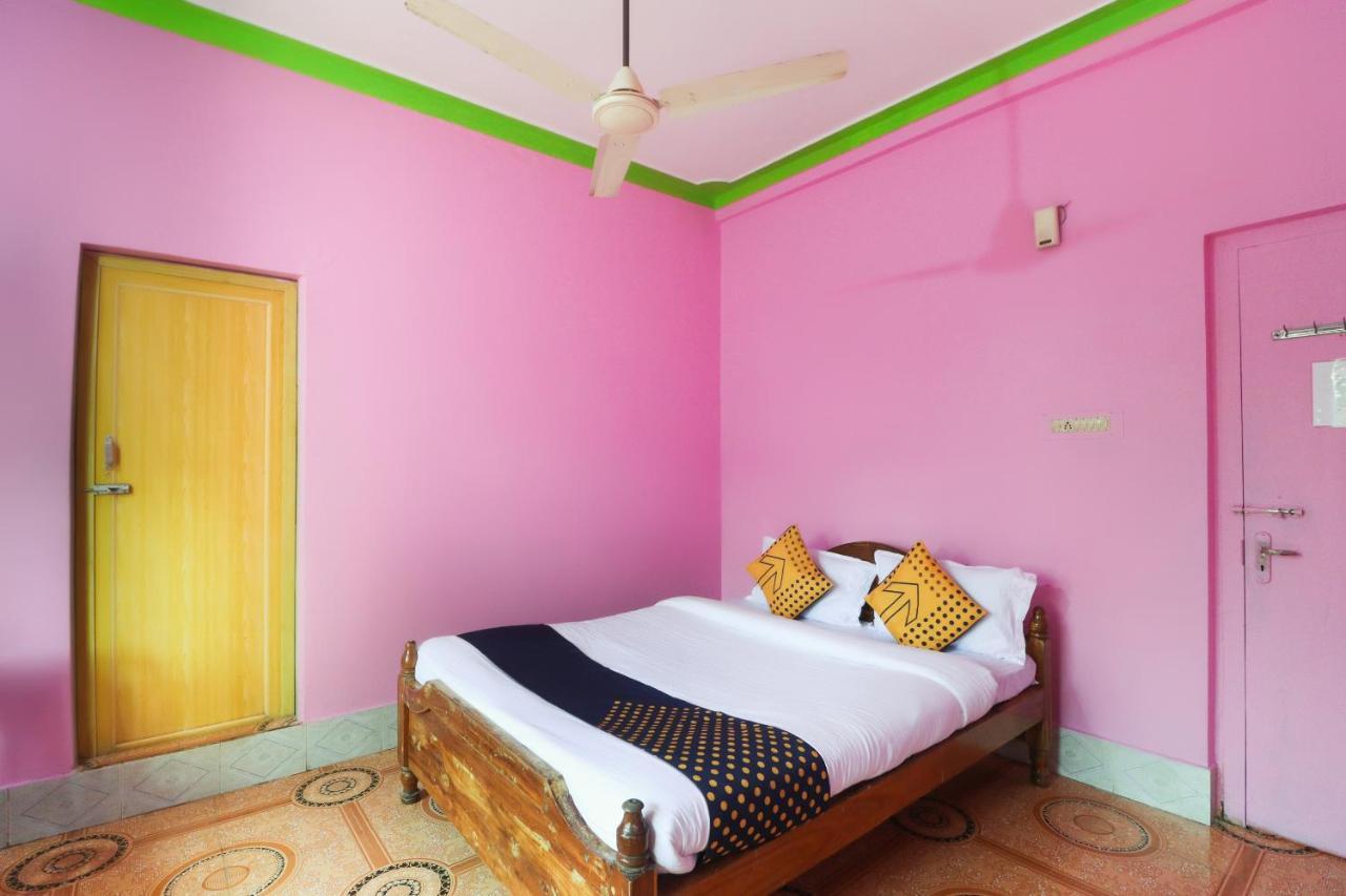 SPOT ON 65043 Hotel Kalinga Palace Kendrapara Bagian luar foto