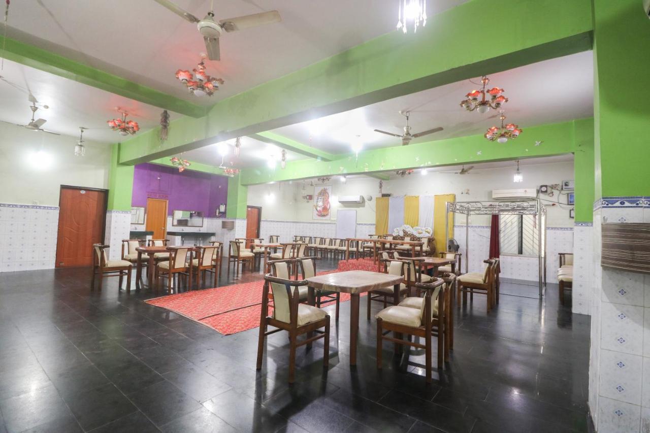 SPOT ON 65043 Hotel Kalinga Palace Kendrapara Bagian luar foto