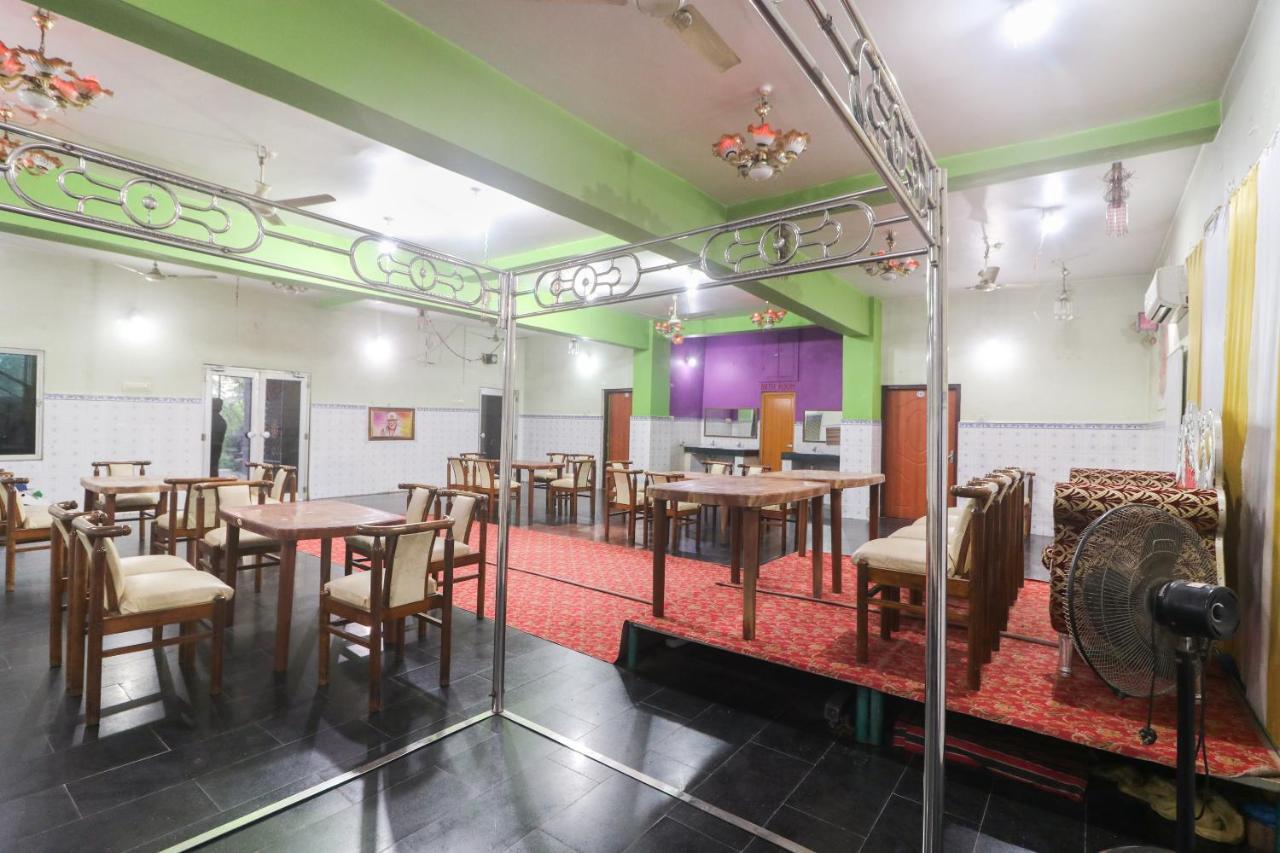 SPOT ON 65043 Hotel Kalinga Palace Kendrapara Bagian luar foto