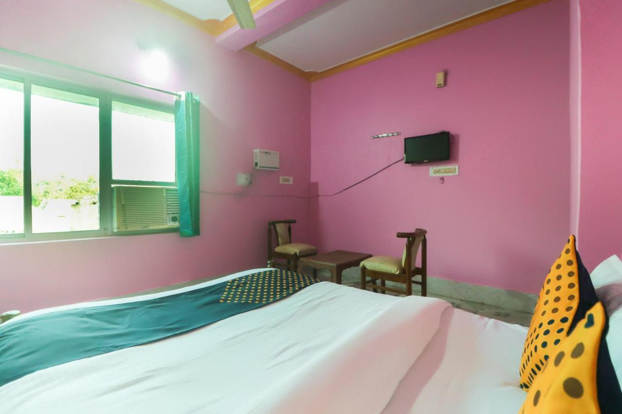SPOT ON 65043 Hotel Kalinga Palace Kendrapara Bagian luar foto